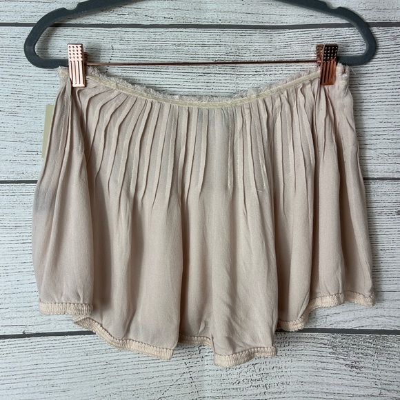 POL Pleated Distressed Flowy Side Zip Casual Shorts ๐ - Picture 9 of 13